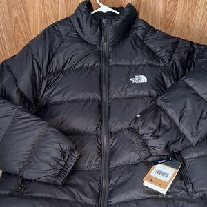 The North Face Men's Black Puffer Jacket with Embroidered Logo